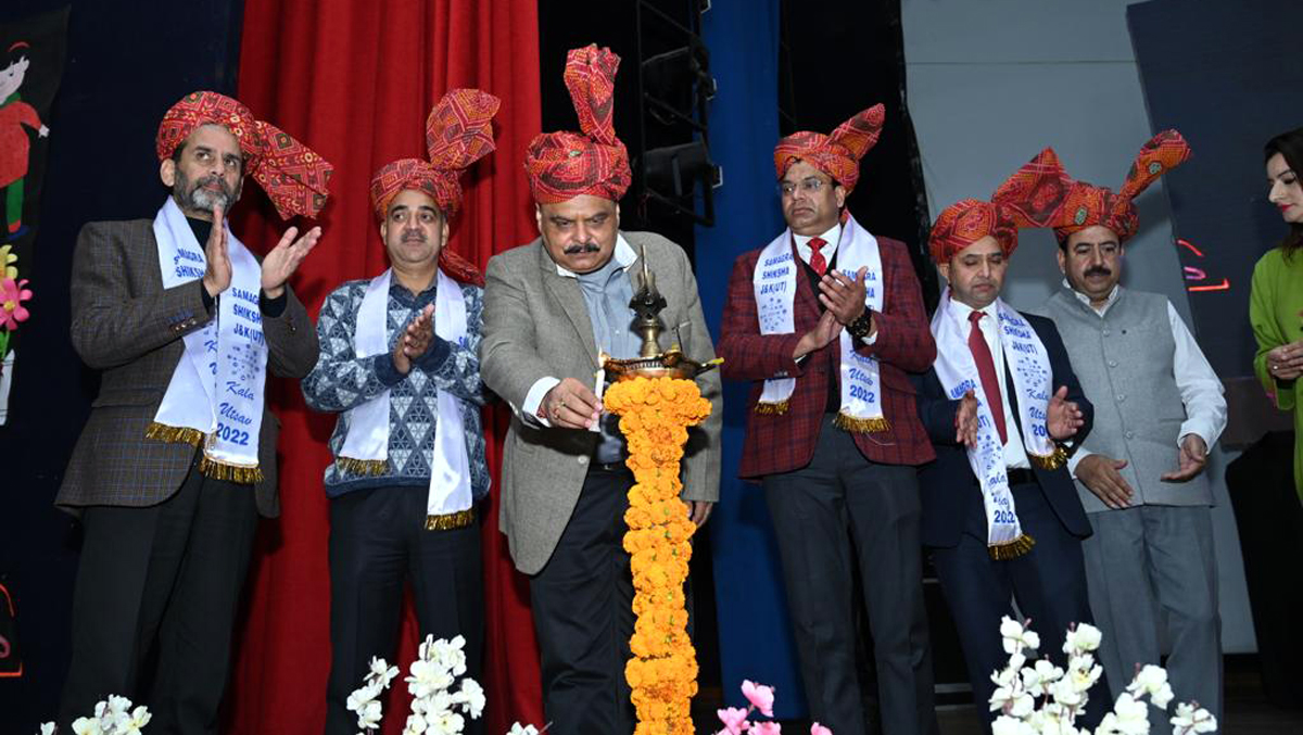 Alok Kumar (Pr. Secy) and other dignitaries at lamp lighting ceremony of ‘Kala Utsav’ event - 2022 at Jammu on Wednesday. Alok Kumar (Pr. Secy) and other dignitaries at lamp lighting ceremony of ‘Kala Utsav’ event - 2022 at Jammu on Wednesday.