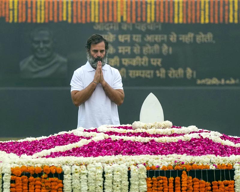 Former Congress president Rahul Gandhi visited the memorials of Mahatma Gandhi and several former prime ministers here on Monday morning. Former Congress president Rahul Gandhi visited the memorials of Mahatma Gandhi and several former prime ministers here on Monday morning.