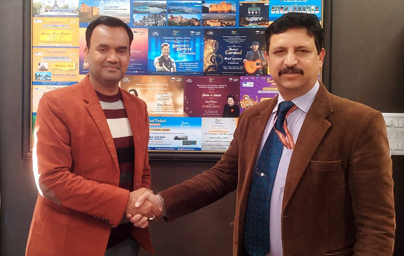 Postmaster General, Col. Vinod Kumar meeting Vivekanand Rai, Director Tourism. Postmaster General, Col. Vinod Kumar meeting Vivekanand Rai, Director Tourism.