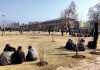 People enjoying Sunshine in a public park despite the Valley’s ongoing struggle with subzero temperatures. —Excelsior/Shakeel