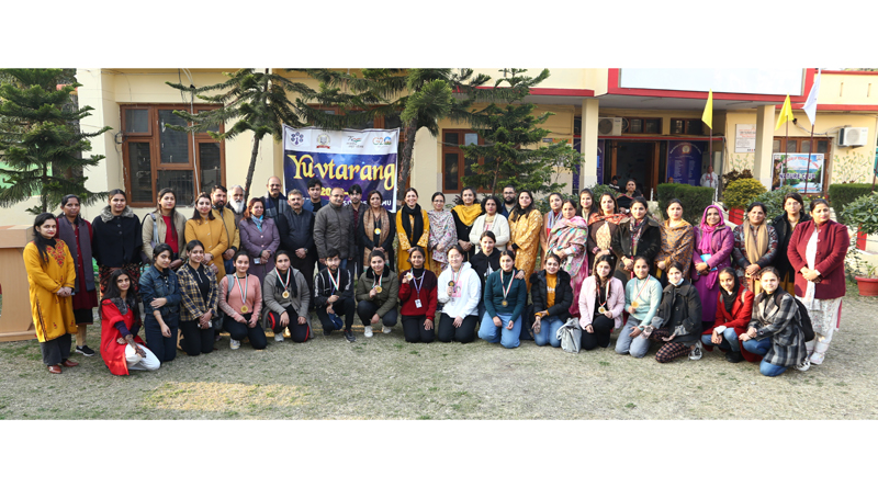Winners of Cultural fest posing with dignitaries at Cluster University of Jammu Ground on Thursday. Winners of Cultural fest posing with dignitaries at Cluster University of Jammu Ground on Thursday.