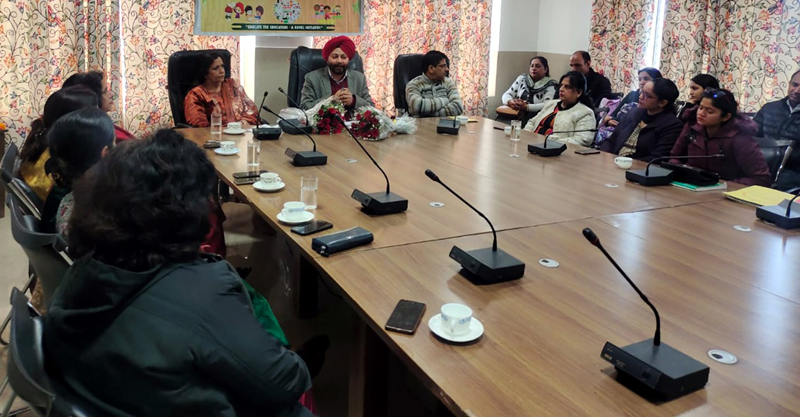 Director AYUSH J&K Mohan Singh, Prof Aekta Gupta (Principal, GCoE Jammu) and others during valedictory function of 'Arogya Vidya' course. Director AYUSH J&K Mohan Singh, Prof Aekta Gupta (Principal, GCoE Jammu) and others during valedictory function of 'Arogya Vidya' course.