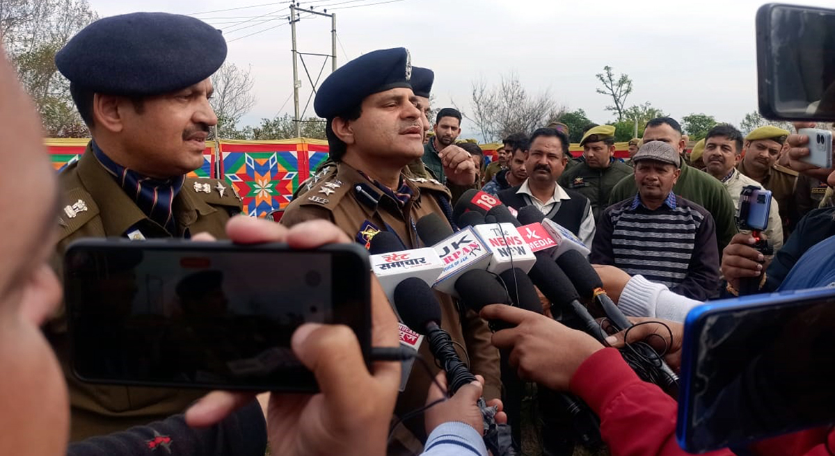 SSP Samba, Benam Tosh talking to reporters at Samba on Wednesday. SSP Samba, Benam Tosh talking to reporters at Samba on Wednesday.