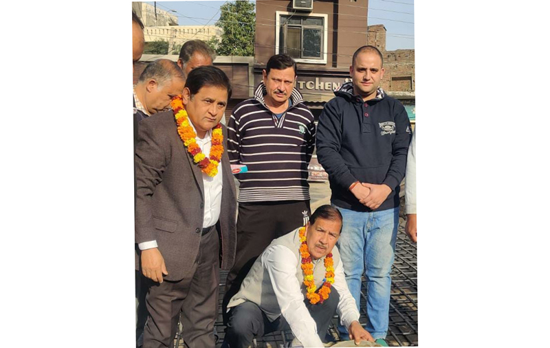 JMC Councillor, Satpaul Karlupia starting construction work of culvert in Ward number 32 on Thursday. JMC Councillor, Satpaul Karlupia starting construction work of culvert in Ward number 32 on Thursday.