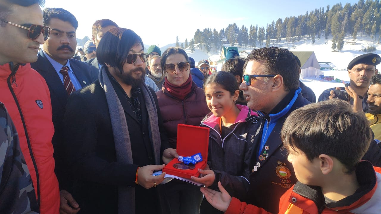 Union MoS Nisith Pramanik visits Kangdoori, takes stock of sports activities, interacts with players-13-2