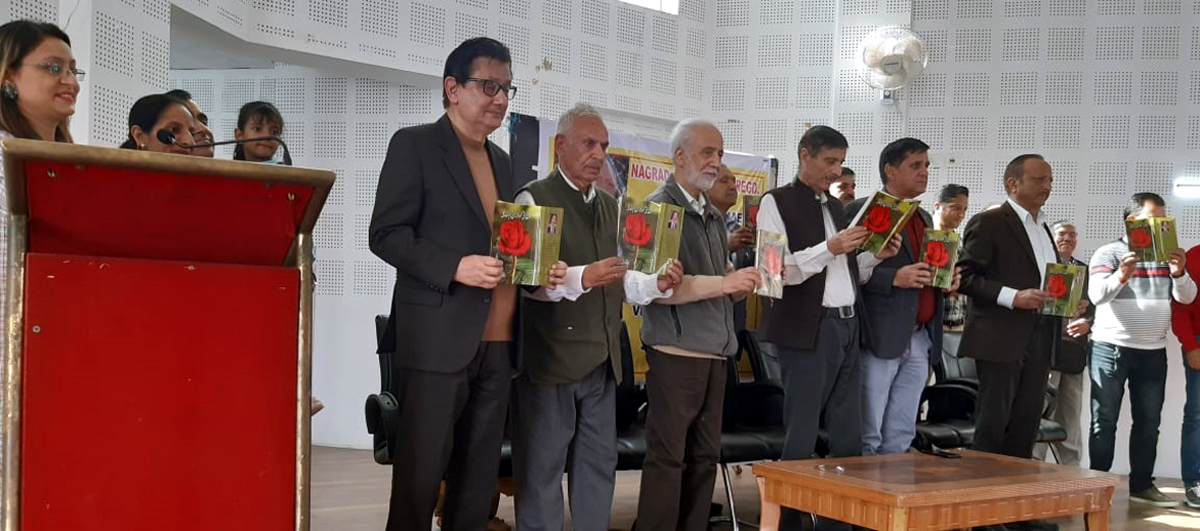 The writers and intellectuals releasing Dildar Mohan’s book at Jammu on Thursday. The writers and intellectuals releasing Dildar Mohan’s book at Jammu on Thursday.