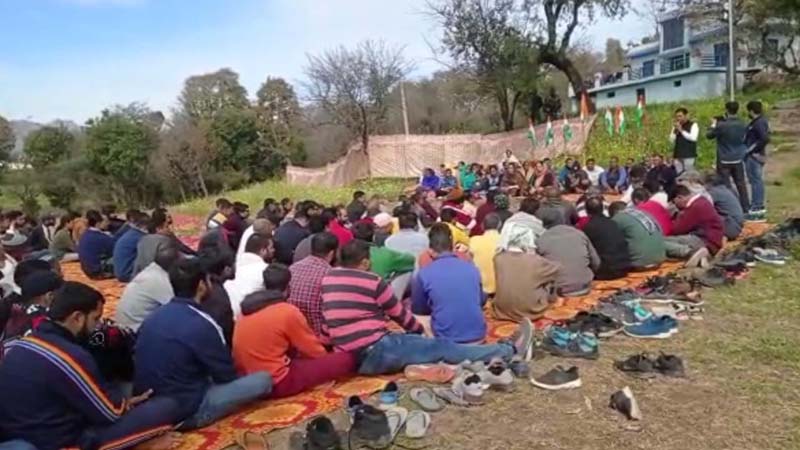 Dangri villagers during protest meeting in Rajouri on Sunday. -Excelsior/Imran Dangri villagers during protest meeting in Rajouri on Sunday. -Excelsior/Imran