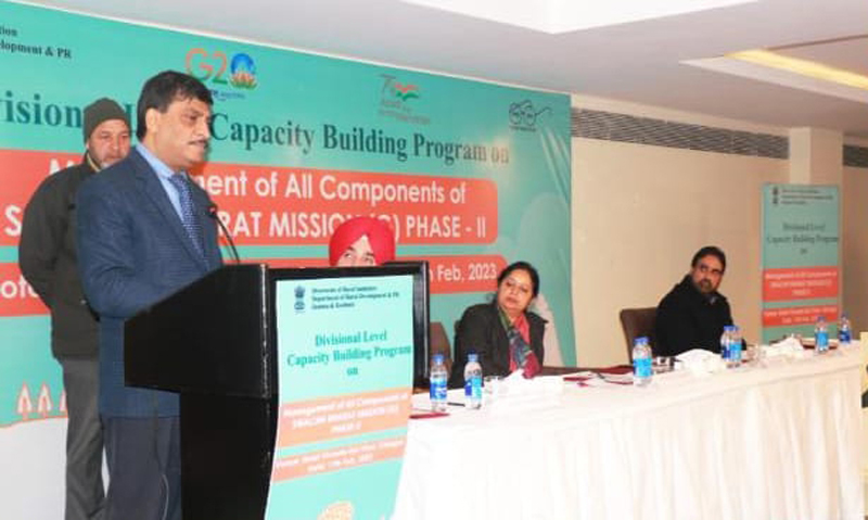 Chief Secretary, Dr AK Mehta addressing officers during a meeting in Srinagar. Chief Secretary, Dr AK Mehta addressing officers during a meeting in Srinagar.