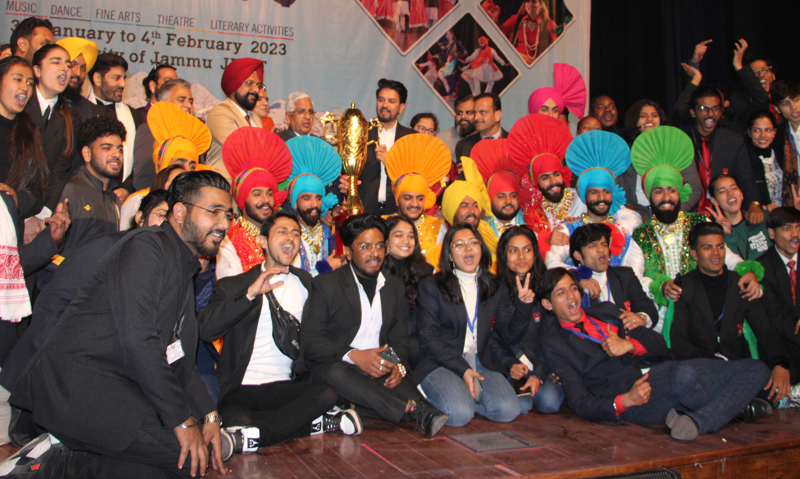 Union Minister Anurag Thakur with winners of Inter-University North Zone Youth Festival at JU on Saturday. —Excelsior/Rakesh Union Minister Anurag Thakur with winners of Inter-University North Zone Youth Festival at JU on Saturday. —Excelsior/Rakesh