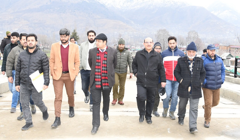Secretary PD&MD Dr Raghav Langer during visit to Ganderbal on Friday. Secretary PD&MD Dr Raghav Langer during visit to Ganderbal on Friday.