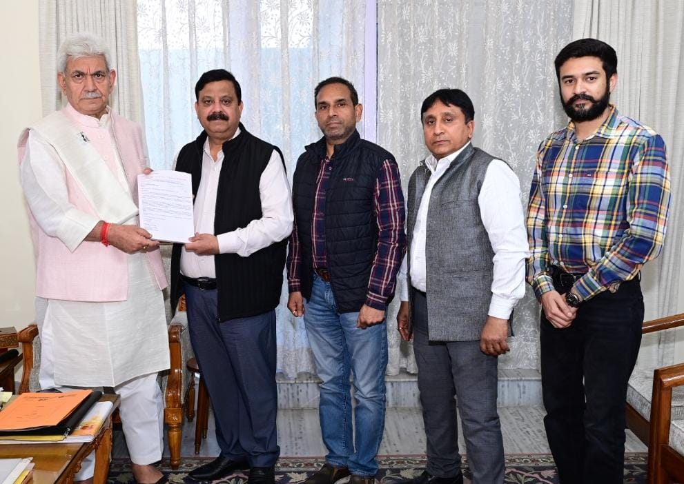Lt Governor meeting delegation of Laghu Udyog Bharti, J&K