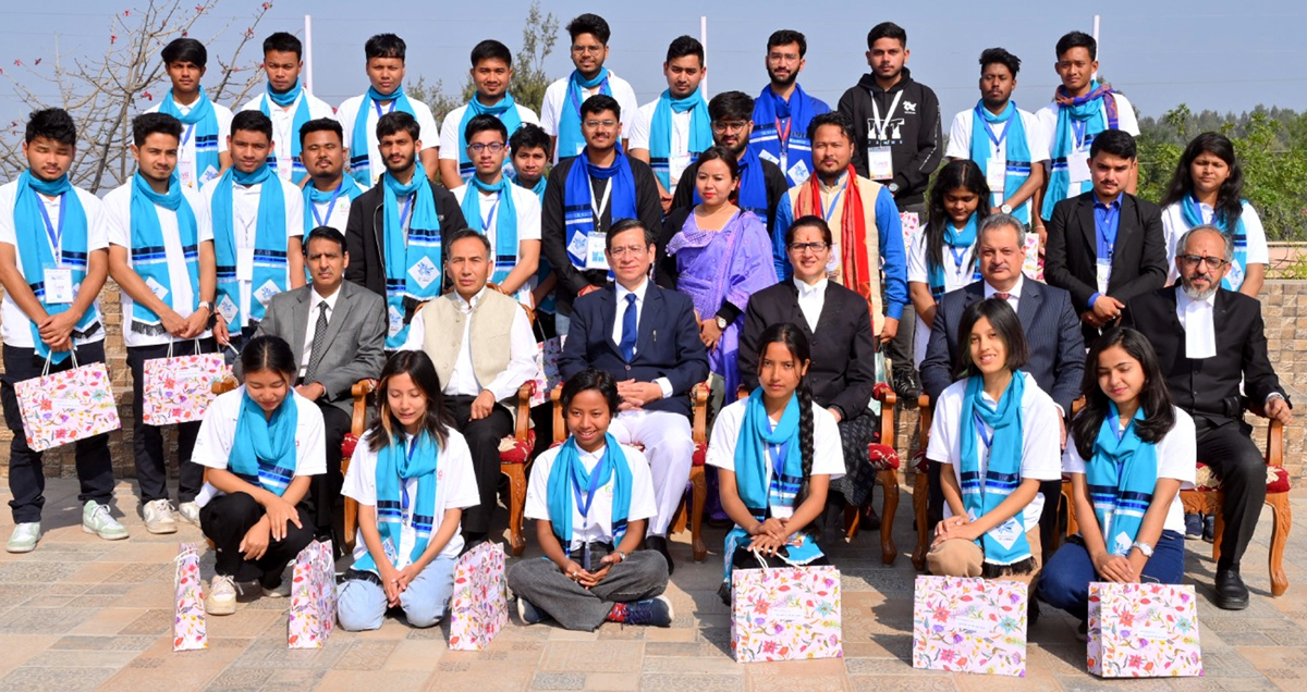 CJ J&K and Ladakh High Court Justice N Kotiswar Singh with Yuva Sangathan Contingent. CJ J&K and Ladakh High Court Justice N Kotiswar Singh with Yuva Sangathan Contingent.