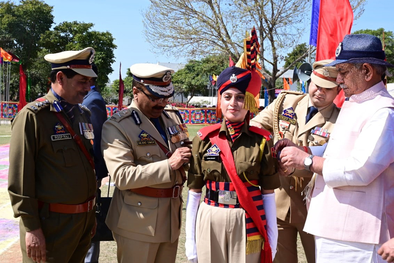 LG Manoj Sinha felicitates a new recruit at PTS Kathua on Friday. — Excelsior/Pardeep LG Manoj Sinha felicitates a new recruit at PTS Kathua on Friday. — Excelsior/Pardeep
