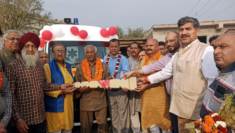 MP Jugal Kishore Sharma presenting key of an ambulance to Sewa Samiti, Jogi Gate in Jammu. MP Jugal Kishore Sharma presenting key of an ambulance to Sewa Samiti, Jogi Gate in Jammu.