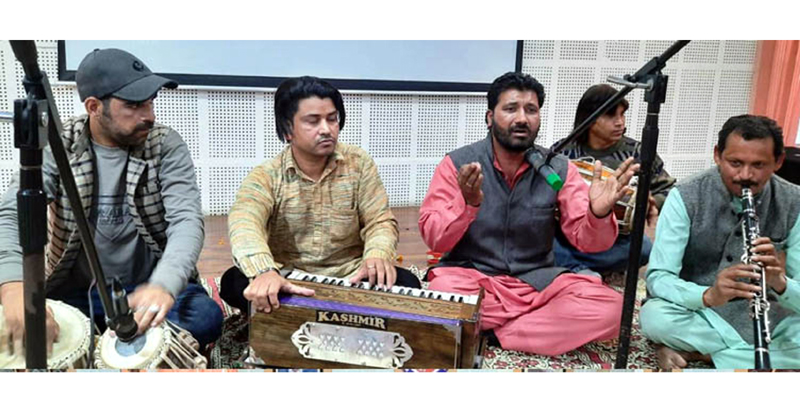 Artists of DIPR Jammu presenting scintillating cultural show in MIER College of Education. Artists of DIPR Jammu presenting scintillating cultural show in MIER College of Education.