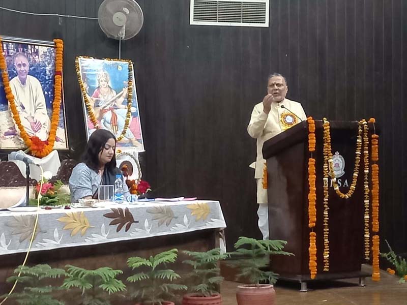 Acharya Kamlesh Jha from Banaras University delivering lecture during International Seminar on Kashmir Shaivism at Jammu University on Saturday. Excelsior/Rakesh Acharya Kamlesh Jha from Banaras University delivering lecture during International Seminar on Kashmir Shaivism at Jammu University on Saturday. Excelsior/Rakesh
