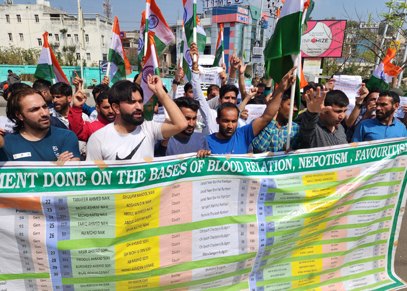 Job aspirants of F&ES Department during a protest demonstration in Jammu on Wednesday. - Excelsior/Rakesh Job aspirants of F&ES Department during a protest demonstration in Jammu on Wednesday. - Excelsior/Rakesh