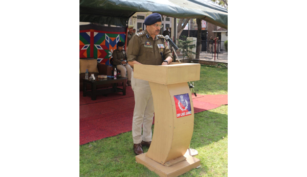 SSP Railways Jammu ML Kaith addressing jawans on Wednesday. SSP Railways Jammu ML Kaith addressing jawans on Wednesday.