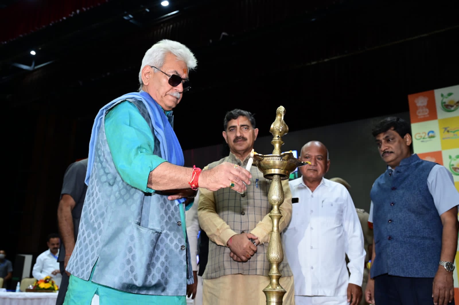 Lt Governor Manoj Sinha launched Kisan Sampark Abhiyan, Daksh Kisan and Kisan Sathi for effective and efficient implementation of Holistic Development of Agriculture & Allied Sectors (10)