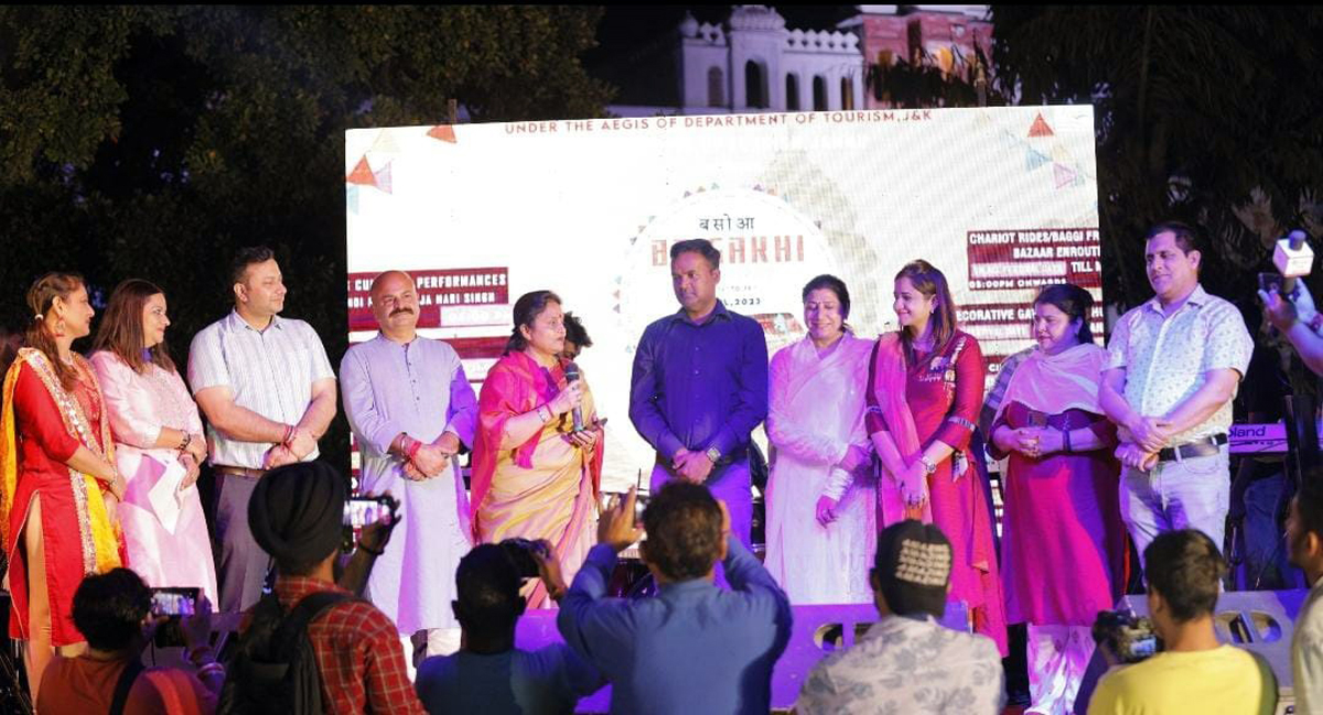 Dignitaries during conclusion of Basoa Baisakhi Festival organised by Department of Tourism in Jammu on Sunday. Dignitaries during conclusion of Basoa Baisakhi Festival organised by Department of Tourism in Jammu on Sunday.