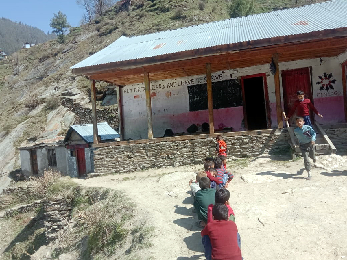 Students studying outside as school building becomes unsafe due to bad condition in Doda. Students studying outside as school building becomes unsafe due to bad condition in Doda.