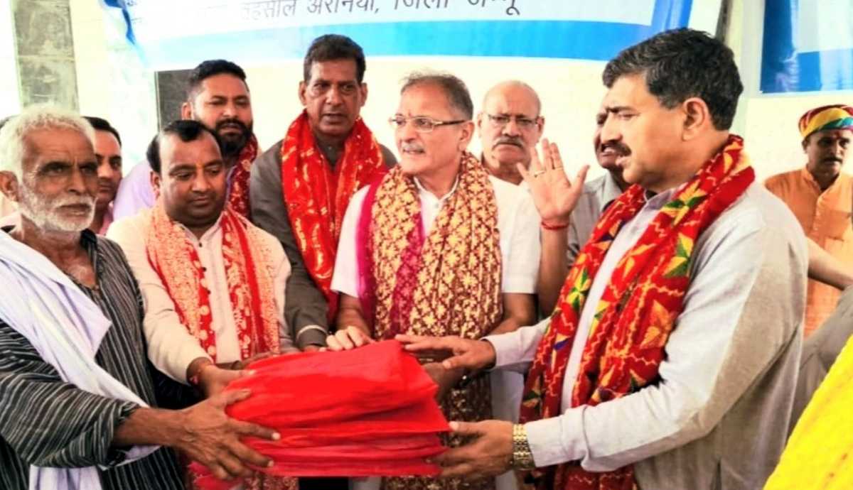 Former Dy CM, Kavinder Gupta, MP Jugal Kishore Sharma and DDC Chairman, Bharat Bhushan during a function at Arnia on Sunday. Former Dy CM, Kavinder Gupta, MP Jugal Kishore Sharma and DDC Chairman, Bharat Bhushan during a function at Arnia on Sunday.