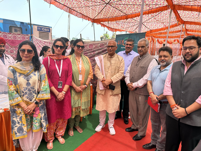 JMC Mayor Rajinder Sharma and leaders of FICCI FLO JKL during health camp at Town Hall, Jammu. JMC Mayor Rajinder Sharma and leaders of FICCI FLO JKL during health camp at Town Hall, Jammu.