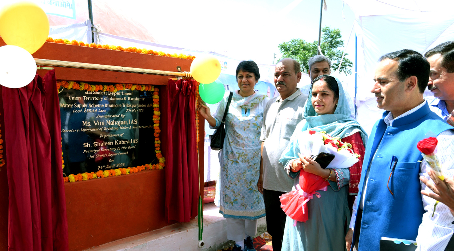 Union Secretary DDWS visits Chak Lalu, Dhamore-Trilokpur_ Inaugurates WSS, holds interactive session with locals-24