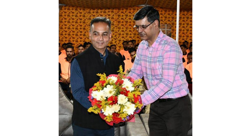 Dignitaries during training prog. Dignitaries during training prog.