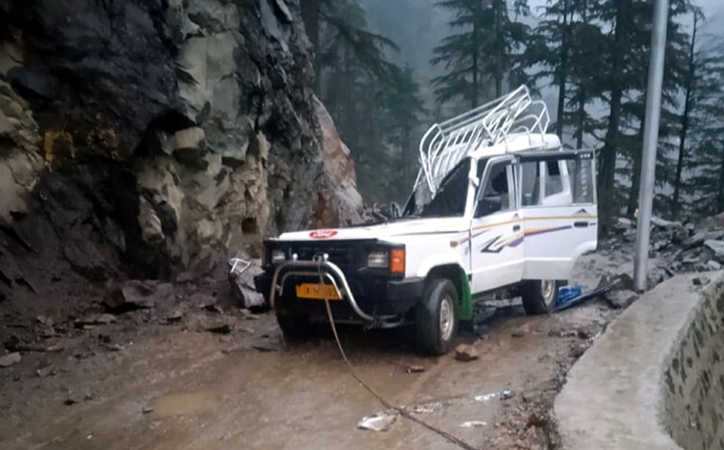 A vehicle hit by shooting stones in Kishtwar on Friday. A vehicle hit by shooting stones in Kishtwar on Friday.