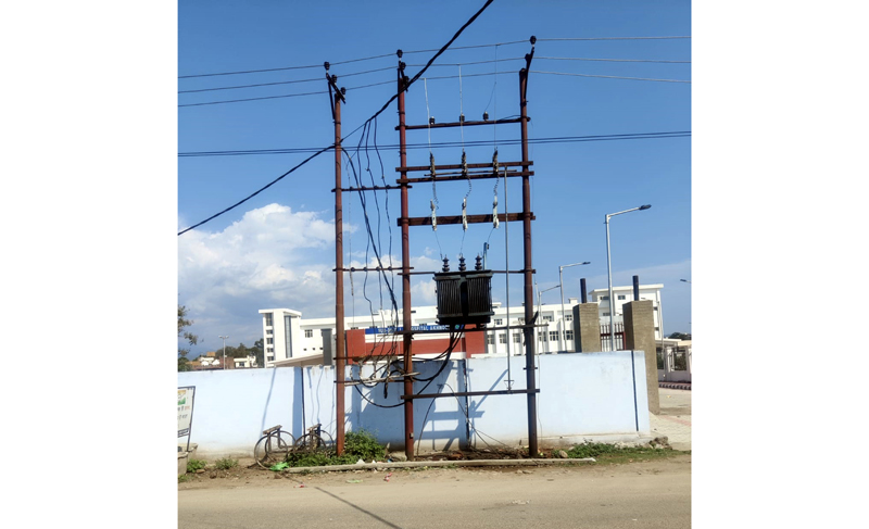 Naked cables hanging from PDD transformer, just closer to main gate of SDH Akhnoor, posing major threat to lives of people. Naked cables hanging from PDD transformer, just closer to main gate of SDH Akhnoor, posing major threat to lives of people.