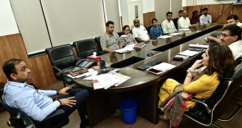 Div Com reviews progress of restoration work on Dogra Heritage complex