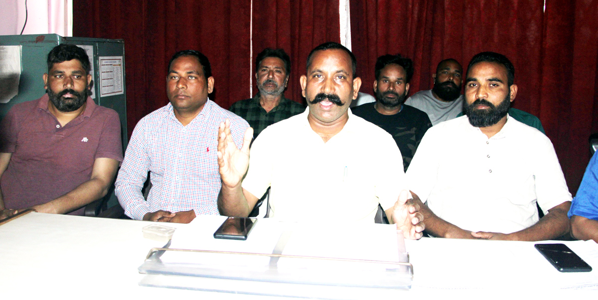 Civic Safaikaramchari Union president, Rinku Gill addresses a news conference at Jammu on Tuesday. Civic Safaikaramchari Union president, Rinku Gill addresses a news conference at Jammu on Tuesday.