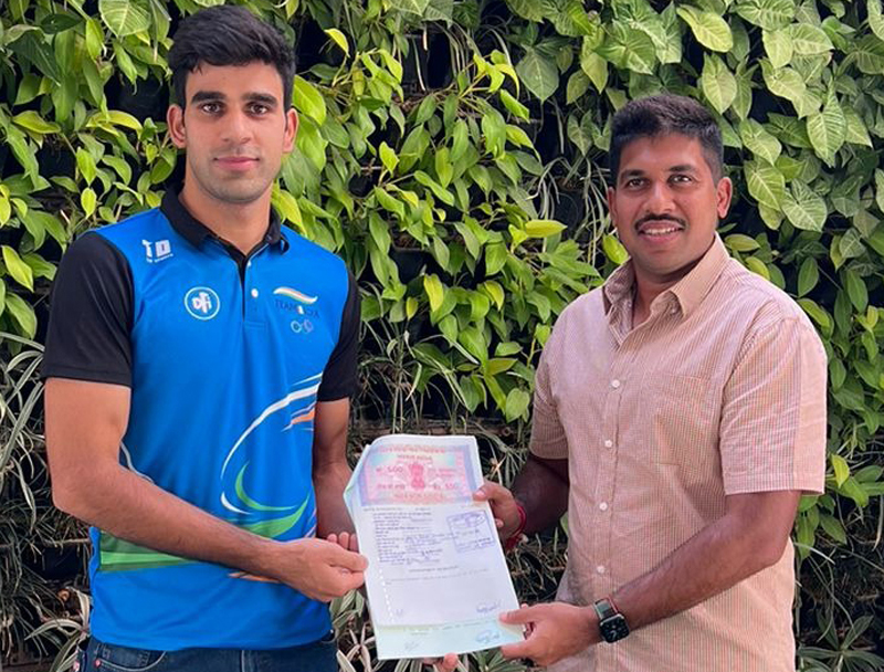 Punit Balan Group handing over agreement copy to Bilal Ahmed Dar at Baramulla on Thursday. Punit Balan Group handing over agreement copy to Bilal Ahmed Dar at Baramulla on Thursday.