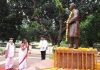 President Droupadi Murmu paying floral tribute to Maharaja Sriram Chandra Bhanja Deo in Baripada on Saturday. (UNI)