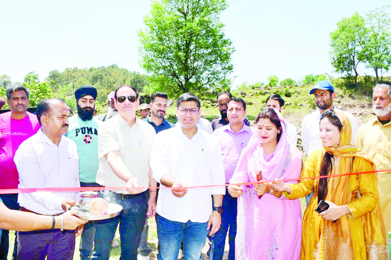 DDC Rajouri and DDC member during visit to Seri. DDC Rajouri and DDC member during visit to Seri.