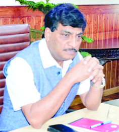 CS reviews traffic management in Srinagar town CS reviews traffic management in Srinagar town