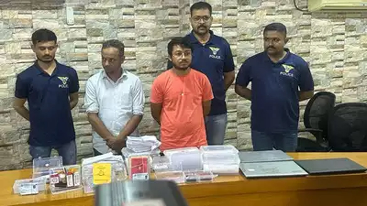 Illegal Driving License Racket Involving J&K Residents Busted By Ahmedabad Police Illegal Driving License Racket Involving J&K Residents Busted By Ahmedabad Police