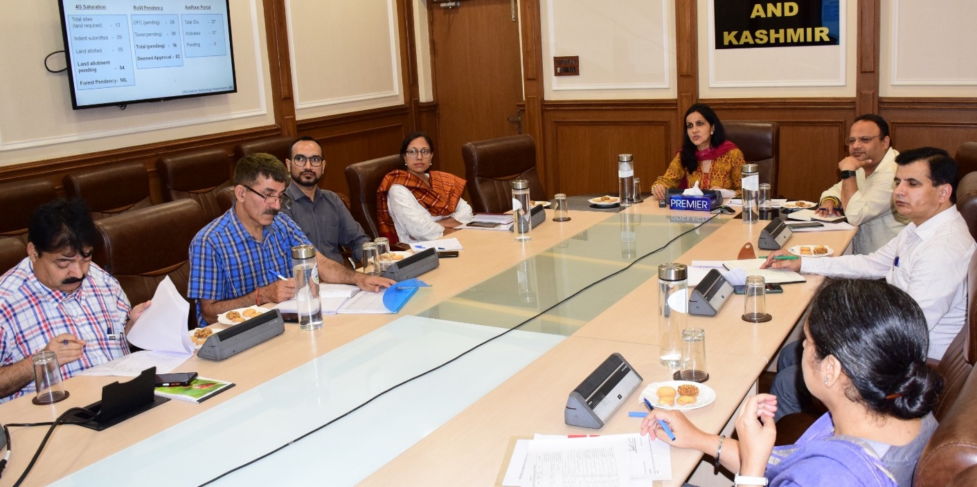 Commissioner Secretary IT Chairs Meeting To Review 4G Saturation, RoW Pendency Commissioner Secretary IT Chairs Meeting To Review 4G Saturation, RoW Pendency