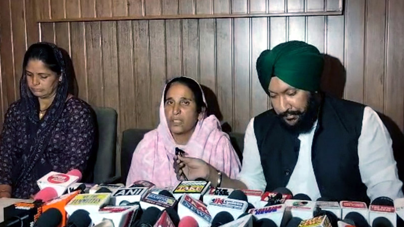 Dangri terrorists’ attack victim, Saroj Bala addressing press conference in Jammu on Monday. Dangri terrorists’ attack victim, Saroj Bala addressing press conference in Jammu on Monday.