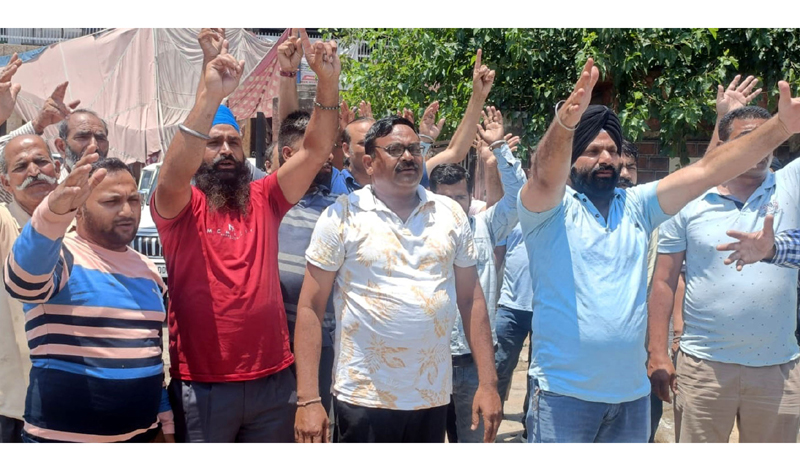 PHE daily wagers up in arms in favour of their demands on Monday. PHE daily wagers up in arms in favour of their demands on Monday.