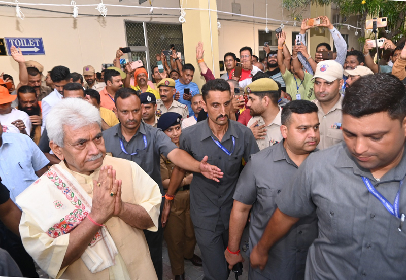LG Manoj Sinha reviewing arrangements for Shri Amarnath Ji pilgrims at Bhagwati Nagar Yatri Niwas on Thursday. LG Manoj Sinha reviewing arrangements for Shri Amarnath Ji pilgrims at Bhagwati Nagar Yatri Niwas on Thursday.