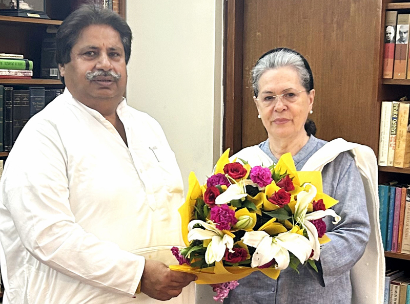 JKPCC working president Raman Bhalla during meeting with former AICC president Sonia Gandhi in Delhi. JKPCC working president Raman Bhalla during meeting with former AICC president Sonia Gandhi in Delhi.