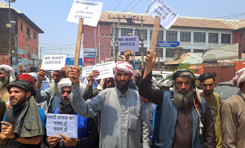 Ponywalas from Pahalgam during a protest in Srinagar on Saturday. -Excelsior/Shakeel Ponywalas from Pahalgam during a protest in Srinagar on Saturday. -Excelsior/Shakeel