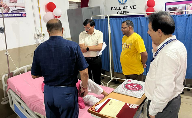 DHS Jammu Dr Rajeev Sharma along with team of LIEN Foundation interacting with a patient in Palliative Care ward of Government Hospital Gandhi Nagar, Jammu. DHS Jammu Dr Rajeev Sharma along with team of LIEN Foundation interacting with a patient in Palliative Care ward of Government Hospital Gandhi Nagar, Jammu.