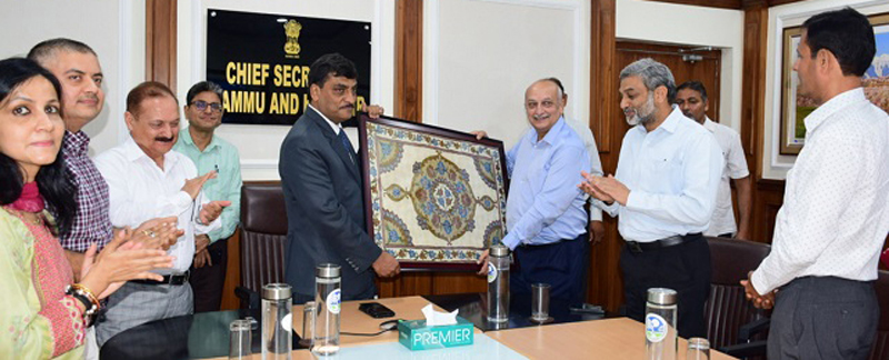 Chief Secretary bids farewell to retiring officers. Chief Secretary bids farewell to retiring officers.