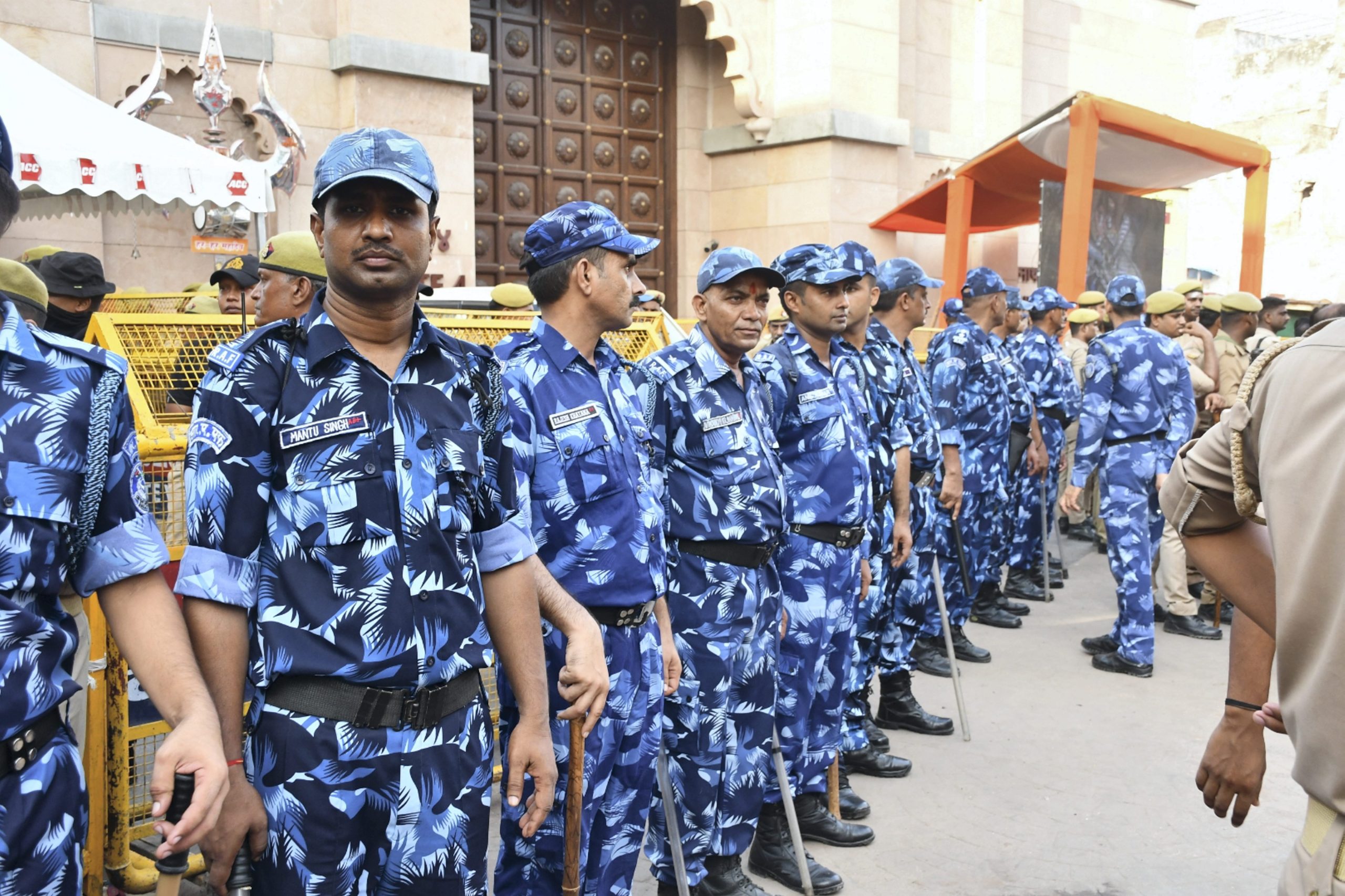ASI Team Enters Gyanvapi Mosque Complex In Varanasi To Carry Out Scientific Survey ASI Team Enters Gyanvapi Mosque Complex In Varanasi To Carry Out Scientific Survey
