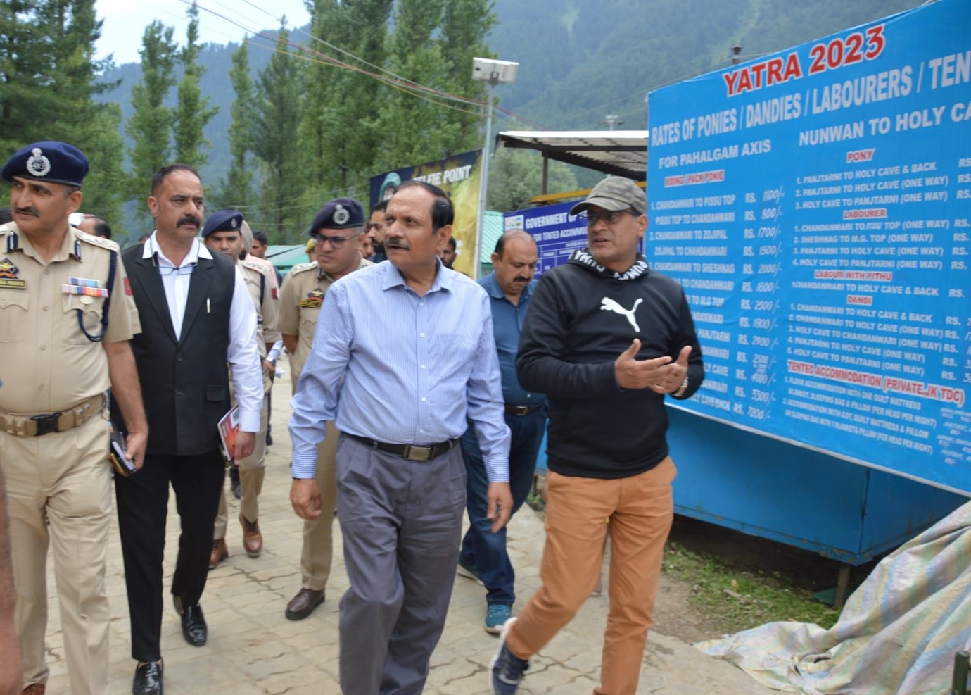 Advisor Bhatnagar Visits Nunwan Base Camp, Reviews Arrangements For Ongoing Amarnath Yatra Advisor Bhatnagar Visits Nunwan Base Camp, Reviews Arrangements For Ongoing Amarnath Yatra