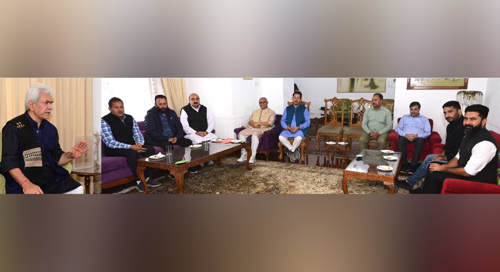 Lt Governor Shri Manoj Sinha meeting delegation led by Sh Rajinder Sharma, Mayor, Jammu Municipal Corporation