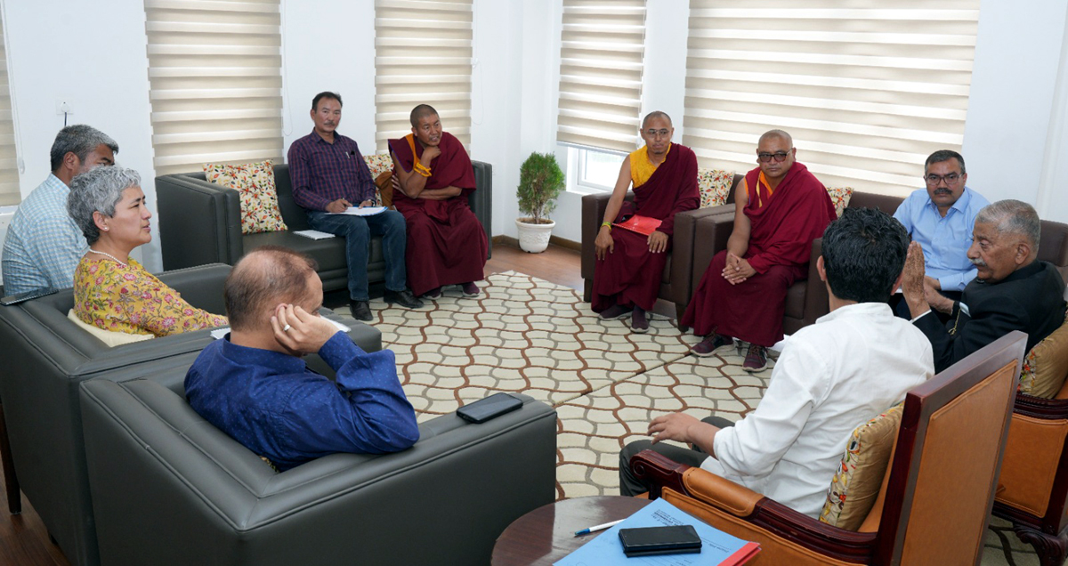 MP Ladakh Jamyang Tsering Namgyal and monks in a meeting with LG Ladakh Brigadier (Dr) BD Mishra (Retired) at Raj Niwas in Leh. MP Ladakh Jamyang Tsering Namgyal and monks in a meeting with LG Ladakh Brigadier (Dr) BD Mishra (Retired) at Raj Niwas in Leh.